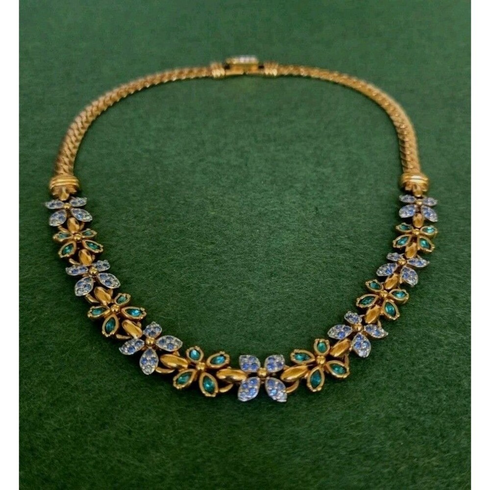 Swarovski Signed Blue Teal Crystal Quatrefoil Flower Gold Plated Necklace Estate - Picture 3 of 15